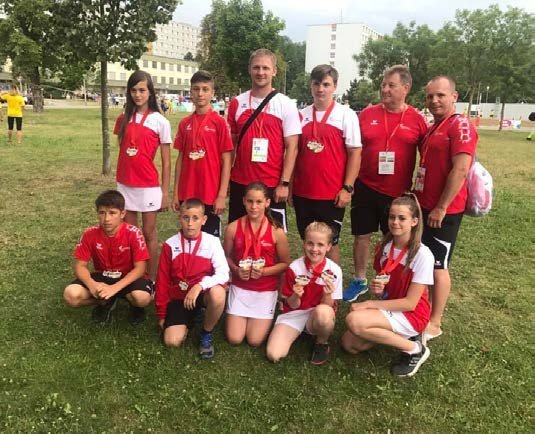 Mladí sportovci atletického družstva (Slavkovský zpravodaj, 11/2017)