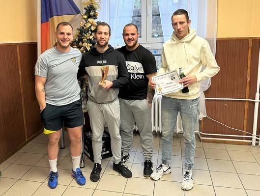 Sportovní tým hráčů na turnaji (Slavkovský zpravodaj, 2/2023)
