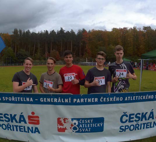 Běžci na Slavkovském podzimním krosu (Slavkovský zpravodaj, 11/2017)