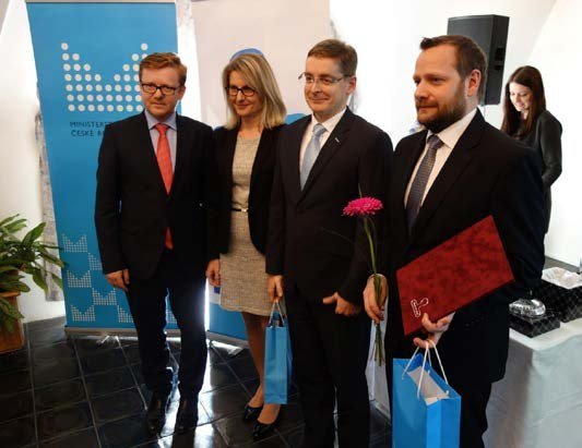 Předání Ceny města za rok 2016 na reprezentačním plese města (Slavkovský zpravodaj, 1/2017)