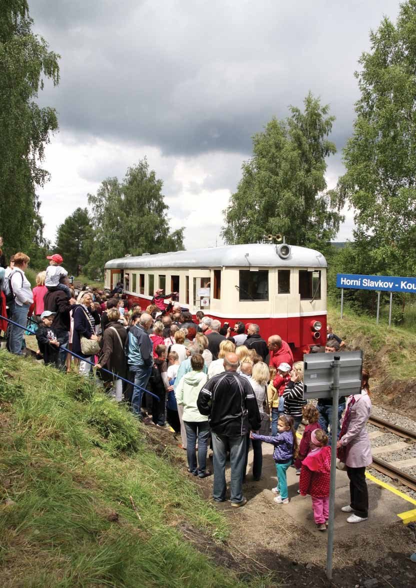 Slavnostní obnovení vlakové dopravy v úseku Horní Slavkov (Kounice) – Krásný Jez po 16 letech (Slavkovský zpravodaj, 9/2013)