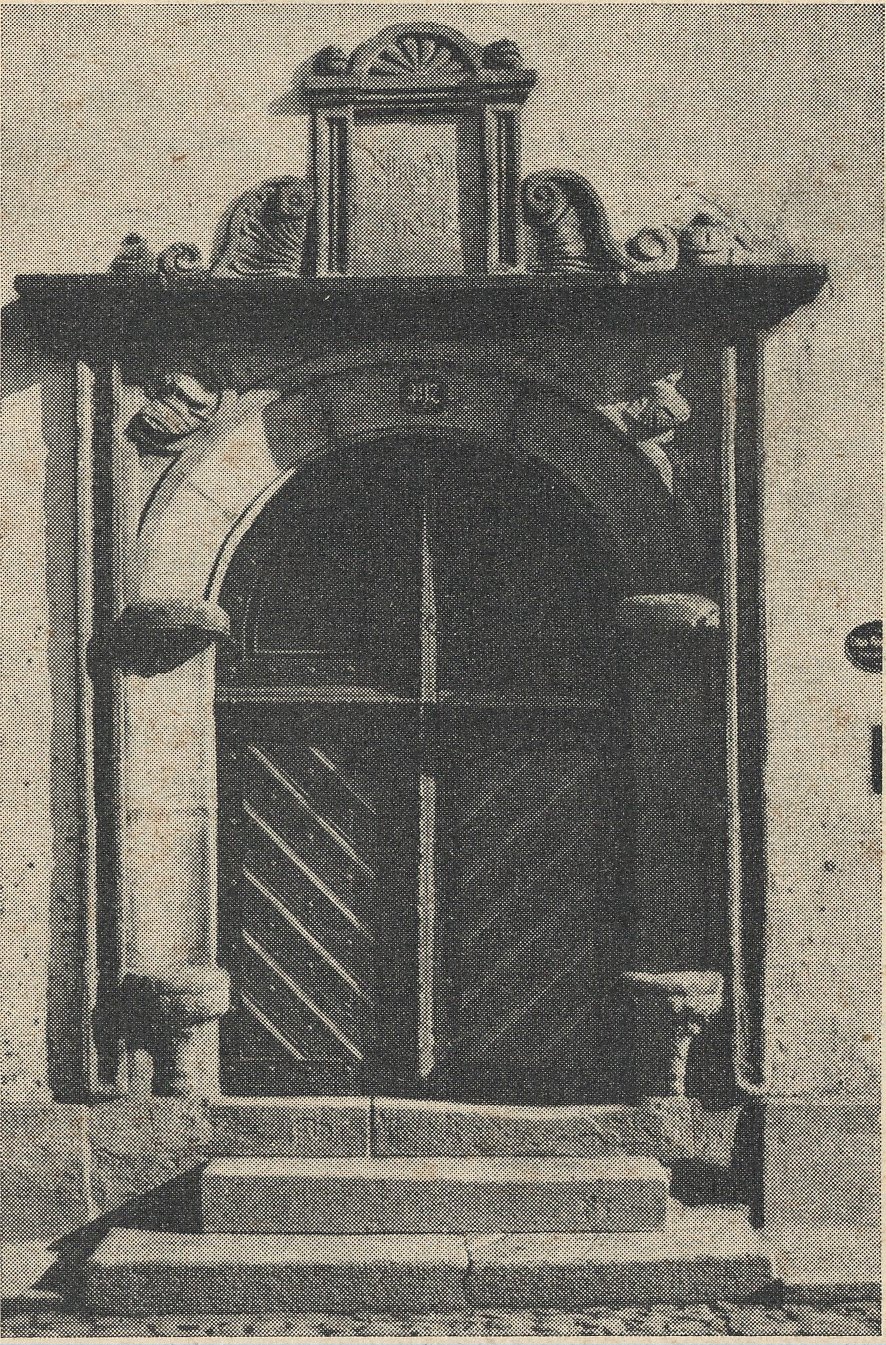 detail portálu domu č.p. 497 (Pluhův dům)
