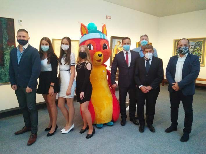 Hosté při slavnostní akci ve městě (Slavkovský zpravodaj, 11/2020)