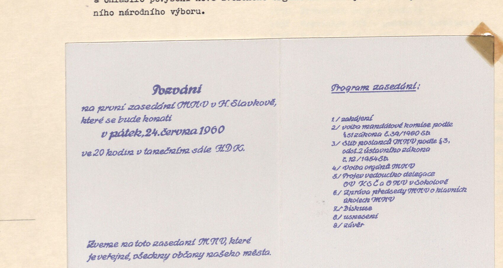 Vložená tištěná pozvánka (modrý tisk) na první zasedání MNV v H. Slavkově 24. června 1960 - vlevo text pozvání, vpravo Program zasedání (9 bodů), podpis Rada MNV