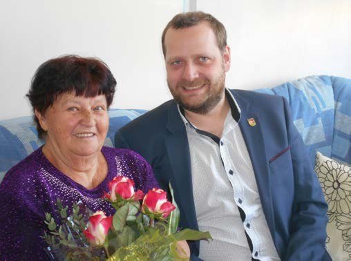 Starosta gratuluje jubilantce k životnímu výročí (Slavkovský zpravodaj, 5/2017)