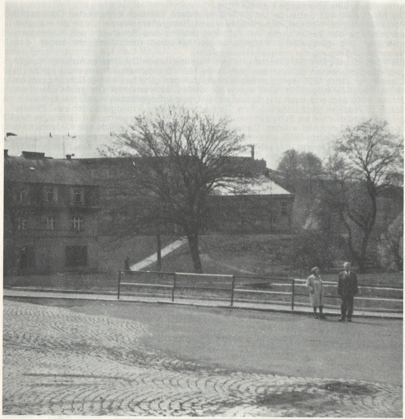 pohled na 1.ZŠ, v pozadí kotelna