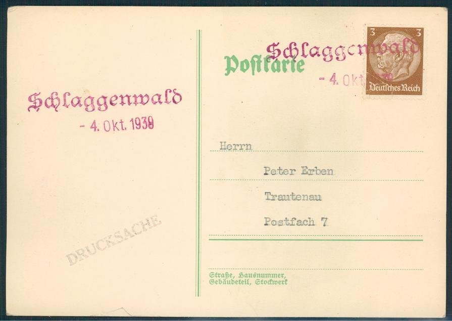 Poštovní formulářová dopisnice (Postkarte) s razítkem Schlaggenwald z 4. října 1939, se známkou Deutsches Reich (3 Pfennig) a adresou příjemce Petera Erbena v Trautenau. Na líci fialové razítko „Schlaggenwald – 4. Okt. 1939", na rubu zelené razítko „Postkarte / Schlaggenwald", šedé razítko „Drucksache" a předtištěná adresní pole. Text na snímku: Schlaggenwald - 4. Okt. 1939 (fialové razítko, opakovaně) Postkarte Schlaggenwald - 4. Okt. (zelené razítko) DRUCKSACHE (šedé razítko) Herrn Peter Erben Trautenau Postfach 7 Straße, Hausnummer, Gebäudeteil, Stockwerk