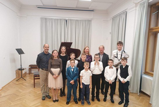 Žáci a hosté ZUŠ na koncertě (Slavkovský zpravodaj, 11/2025)