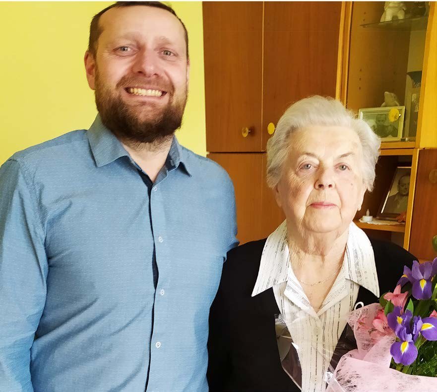 Starosta města gratuluje jubilantce k 90. narozeninám (Slavkovský zpravodaj, 4/2020)